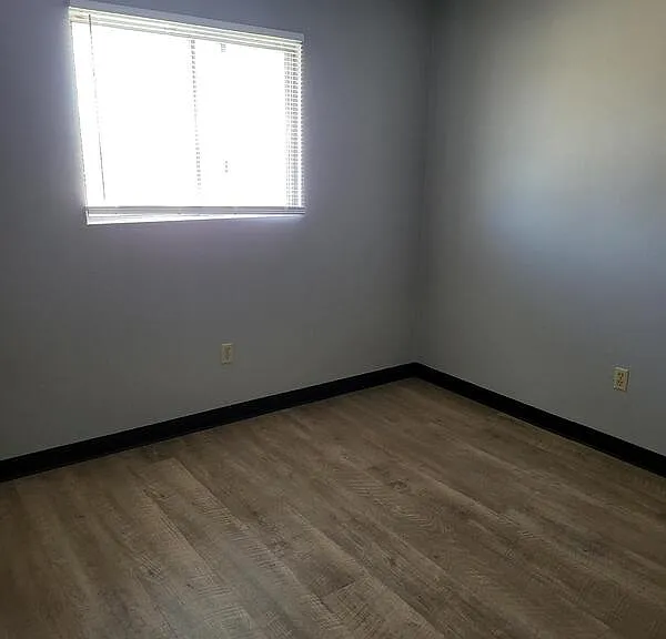 348 E Marquette St #7 — Photo 5