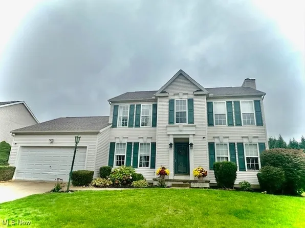 411 Treeview Dr, Wadsworth, OH 44281