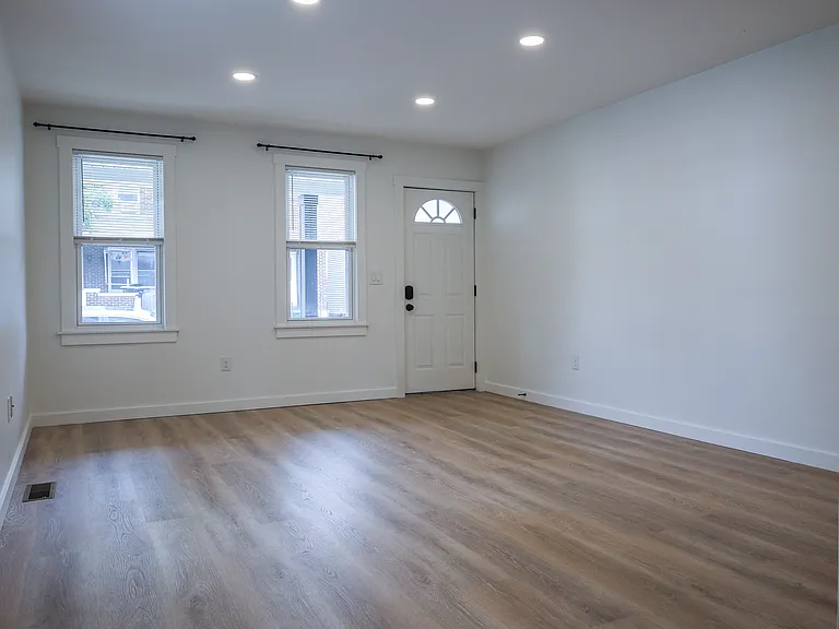 2401 Forest St #2401 — Photo 4