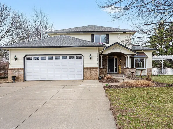 9885 Upper 173rd Ct W, Lakeville, MN 55044