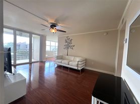 9451 Evergreen Pl, Davie, FL