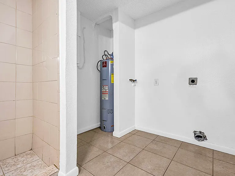 336 NE 12th Ave — Photo 21