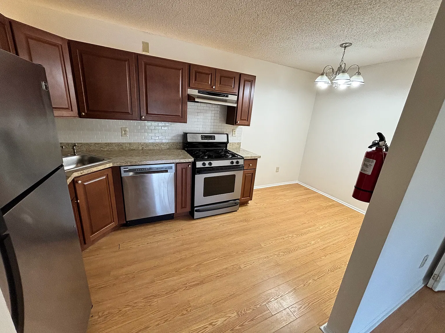 2 bed, $2,000 — Photo 4