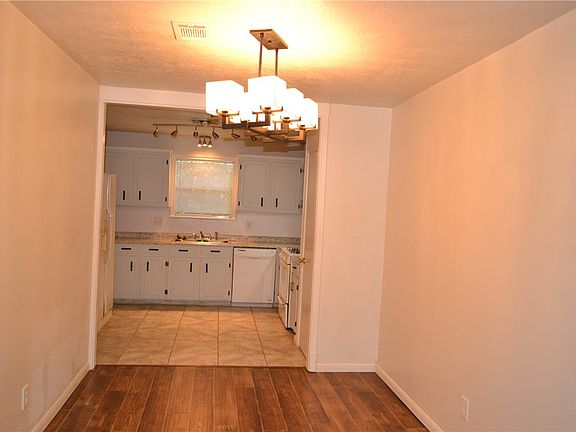 3rd image of 3004 Bluestem Dr