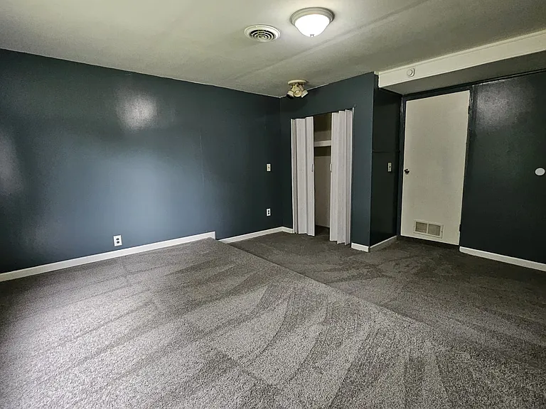 17327 Prospect St — Photo 15