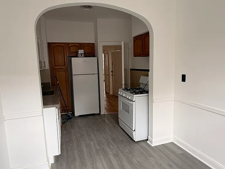 6407 102nd St #3 — Photo 4