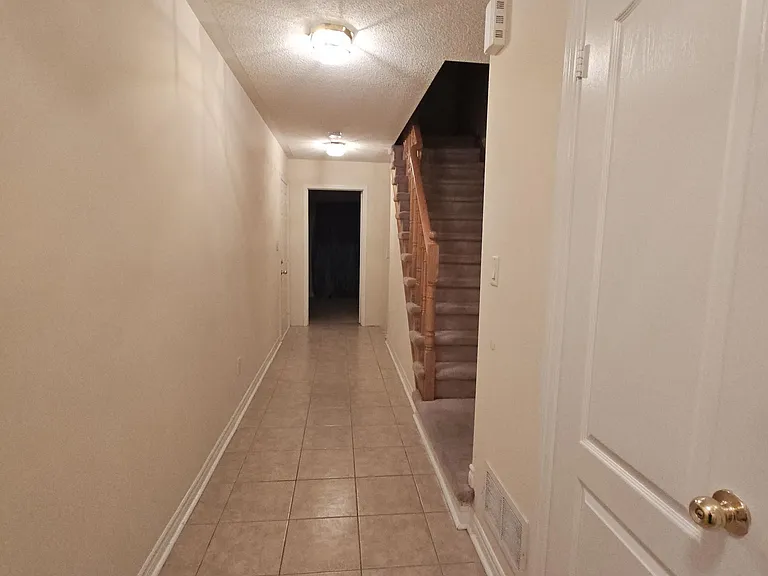 27 Frost King Ln — Photo 2