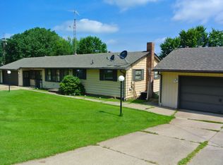 5353 Crestlawn Dr SE, East Canton, OH 44730