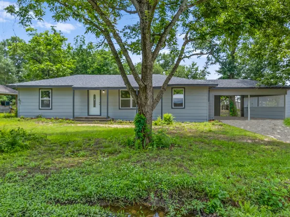 119 Circle Dr, Bogata, TX 75417