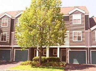 246 Hedgerow Rd, Bridgewater, NJ 08807