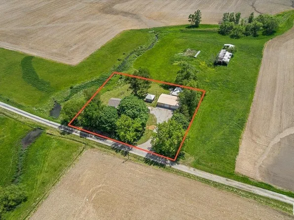 31651 West Ave, Middletown, IL 62666