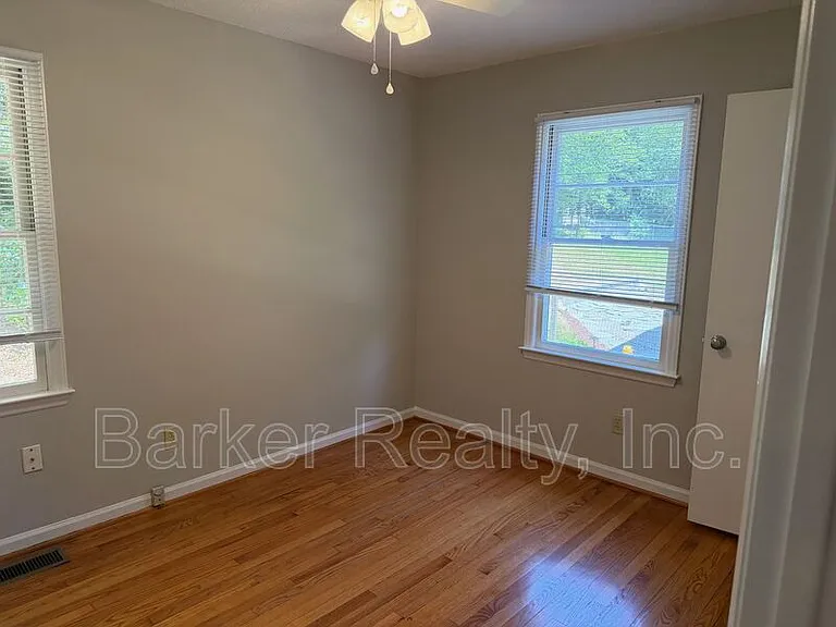 12019 Holmes Hollow Rd — Photo 9