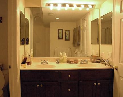4th image of 1133 W Wrightwood Ave APT 1