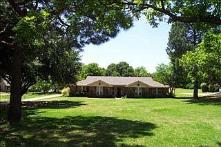 1st image of 1220 Robin Dr
