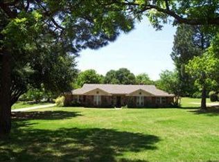 1220 Robin Dr, Roanoke, TX 76262