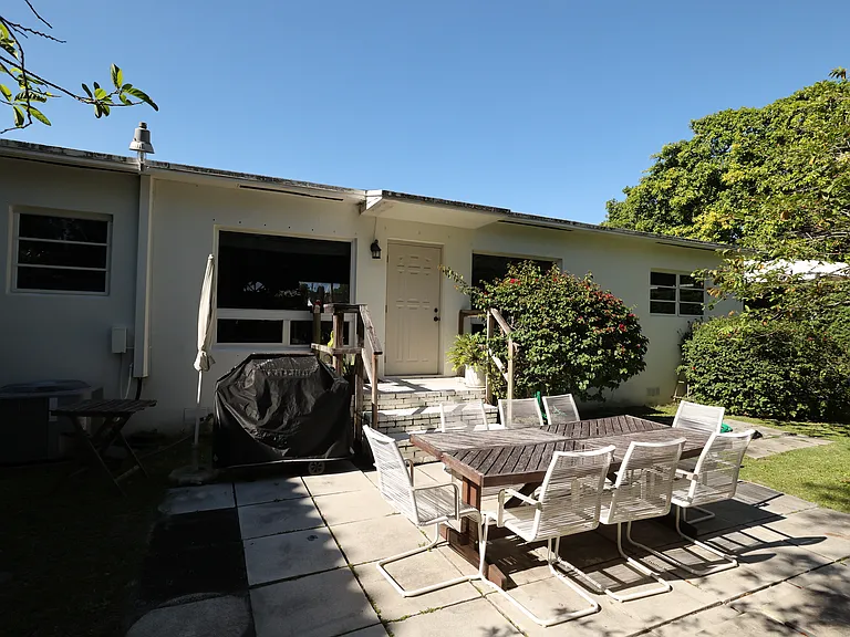 5758 SW 27th St — Photo 29