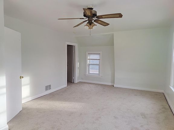 2nd image of 22342 Park St