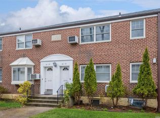 60-29 251st St, Little Neck, NY 11362