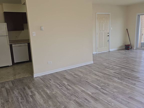 4th image of 9955-57 S Cicero Ave #301