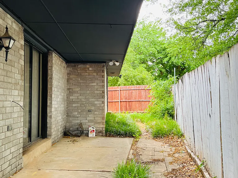 6612 Crow Cir — Photo 27