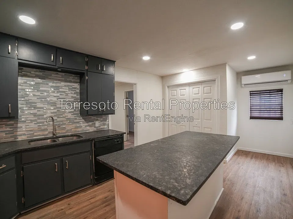 730 Cravens Ave