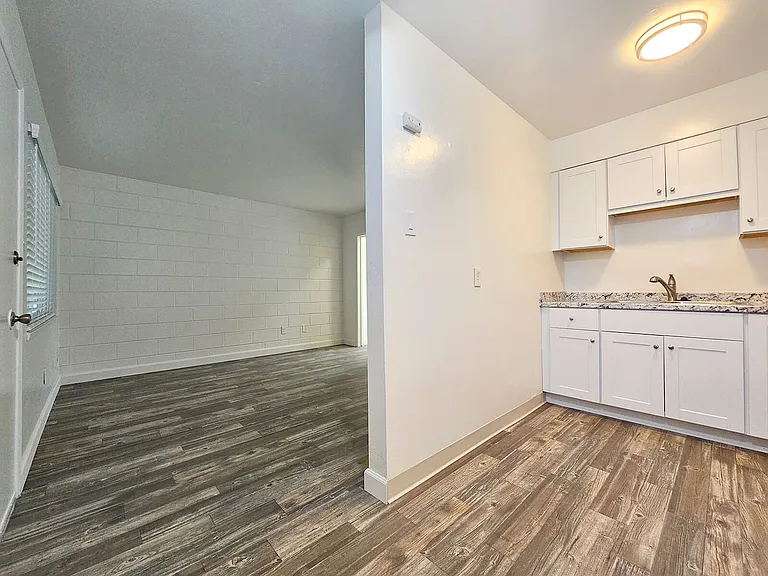 1465 Grand Ave — Photo 11