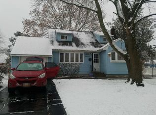 400 Earle St, Central Islip, NY 11722