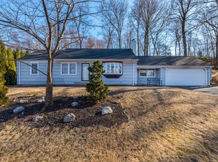 371 Middle Rd, Farmington, CT 06032