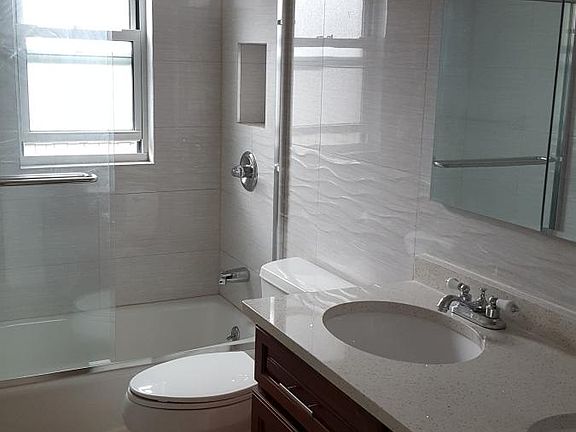 Main Bathroom-Dual Sink