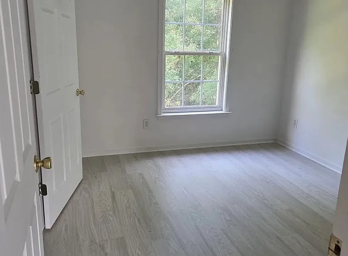3 bed, 1200 sqft, $1,595 — Photo 4