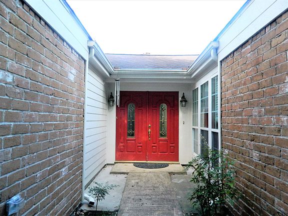 2nd image of 2014 Rainlily Dr