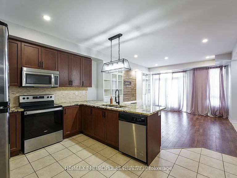 9621 Jane St #6 — Photo 12