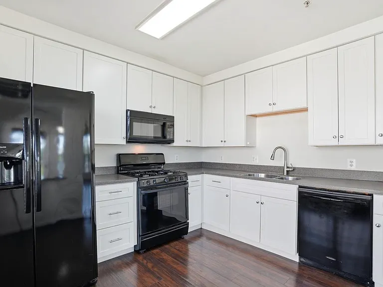 2494 Quick St #303 — Photo 14