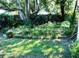 12006 Hillside Ct, Dade City, FL 33525
