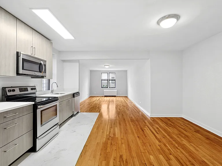 930 Sheridan Ave #5G — Photo 1