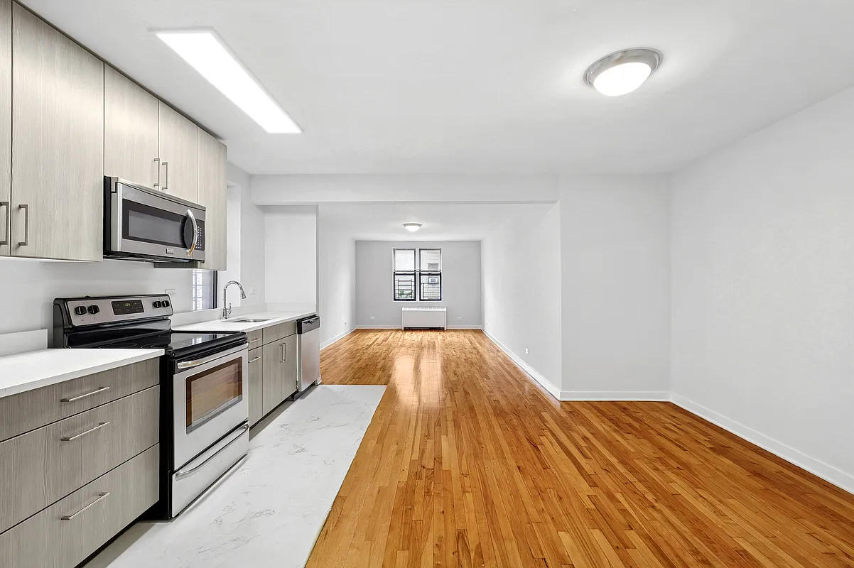 930 Sheridan Avenue 05G