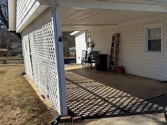 4th image of 4107 Airport Rd