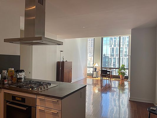 1st image of 101 Warren St APT 1280