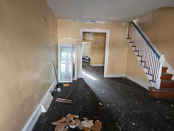 5th image of 5736 Malcolm St
