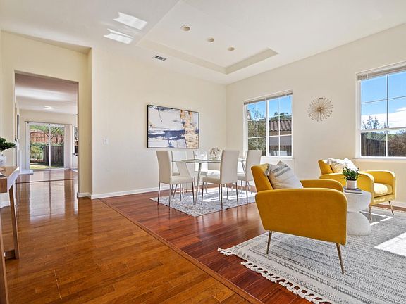 5th image of 2842 Olivewood Ln