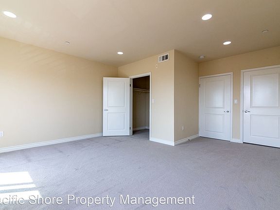 4th image of 16023 Vanowen St APT 10