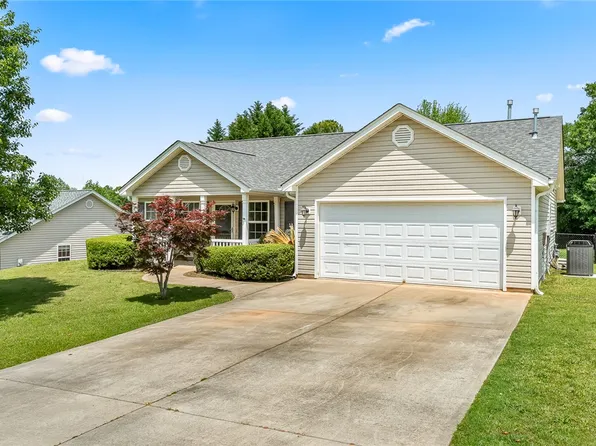 122 Saint James Ct, Anderson, SC 29621