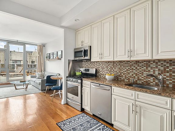 5th image of 199 Huron St APT 5A