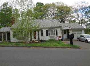 35 Ledge Rd, Plainville, CT 06062