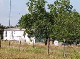 220 Klesel Rd, Schulenburg, TX 78956