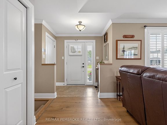 3rd image of 27 Terrance Dr