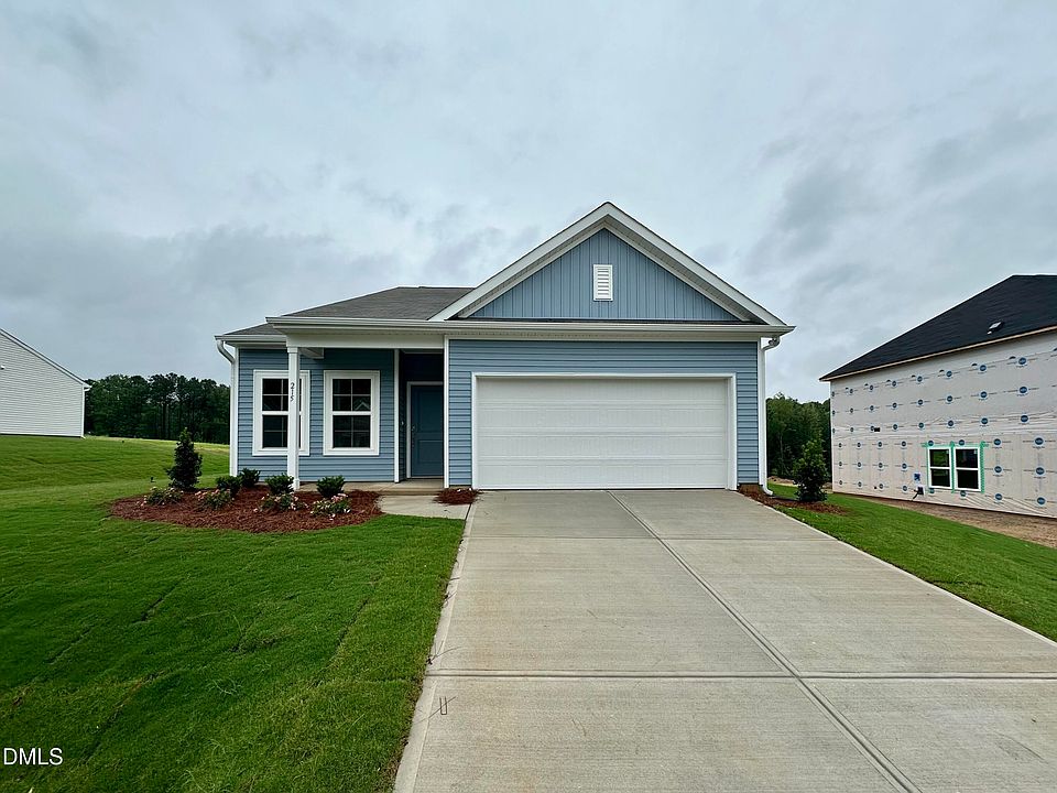 1st image of 215 Buckthorn Dr