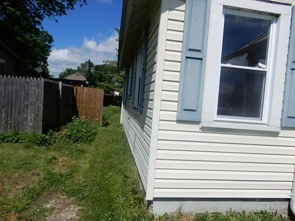 3rd image of 287 Charles St