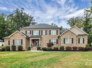 1521 Avalon Oaks Ct, Dallas, NC 28034