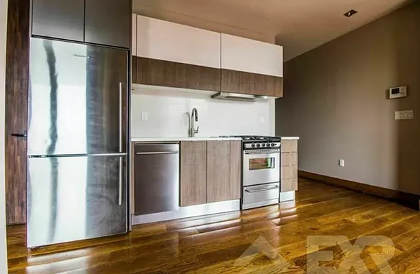 Rented by EXR | media 4